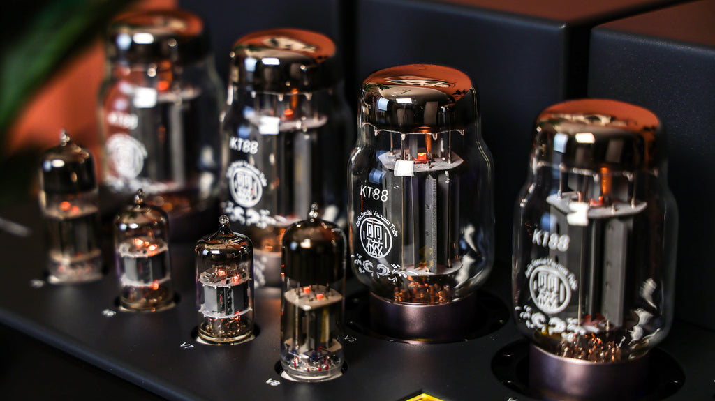 LM-216IA PLUS Integrated Tube Amplifier – Push-Pull KT88 – 2x45W