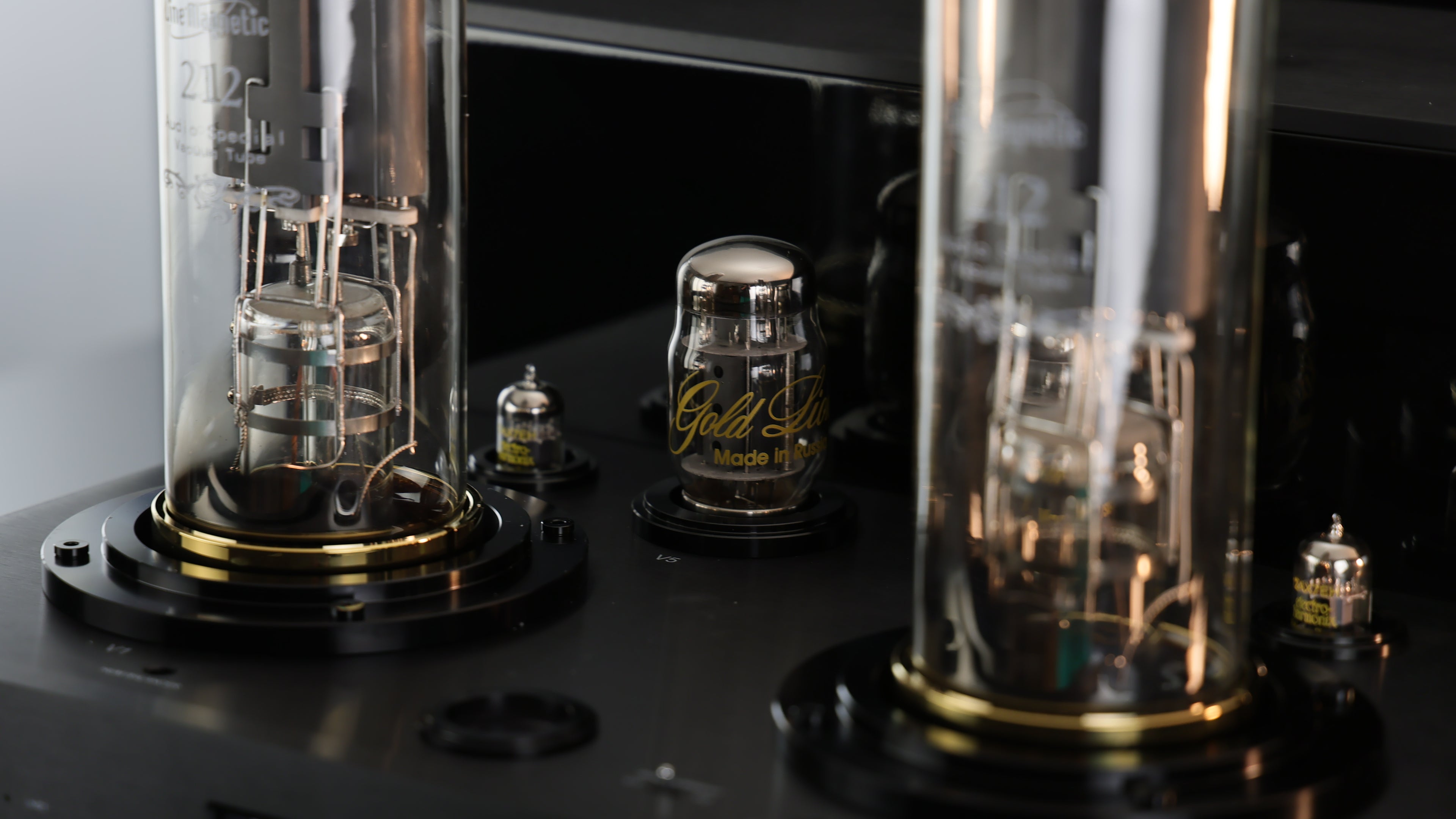 LM-212Premium Integrated Tube Amplifier – Single-Ended 212 – 2x50W